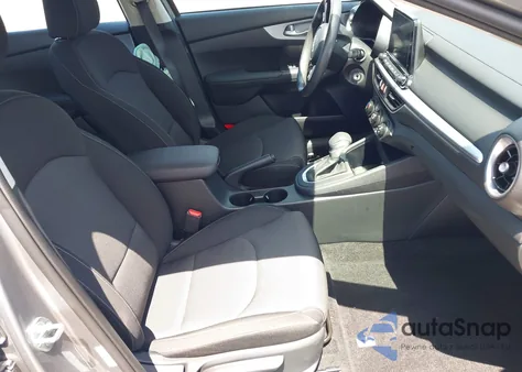 2024 Kia Forte Lxs z USA, uszkodzony, nr VIN 3KPF24AD3RE791397